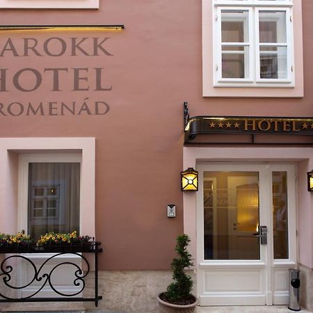 Barokk Hotel Promenad Győr Exteriör bild